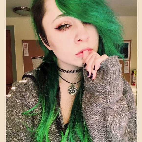 Meet your Posher, Rhiannon - Picture 1 of 1